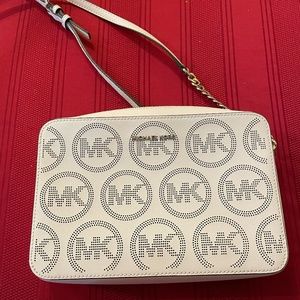Michael Kors Jet Set Small Logo Zip Camera Bag - Light Cream / Silver Hardware